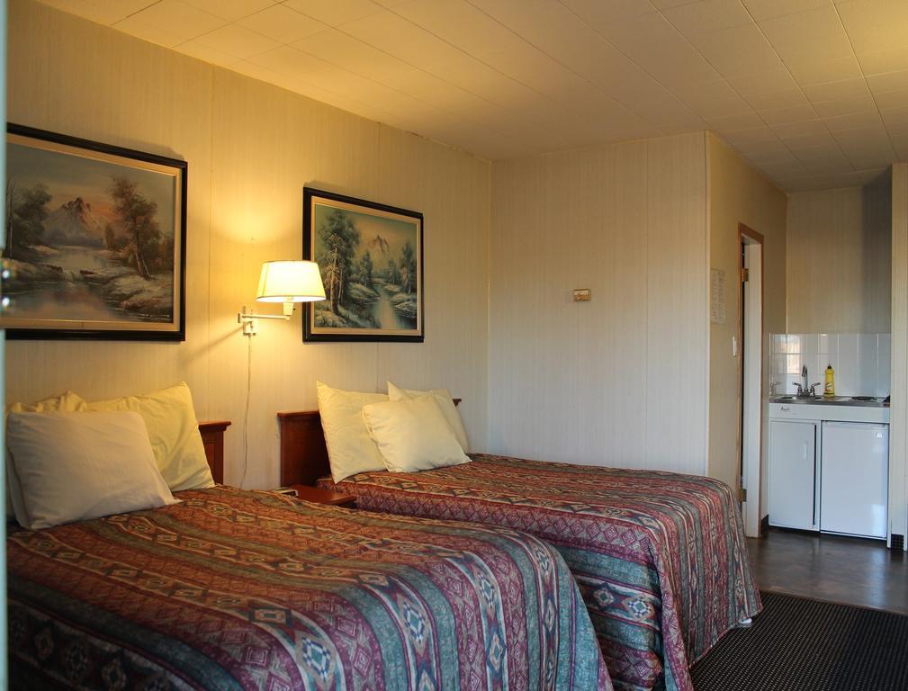 Tel Star Motel Brooks Room photo