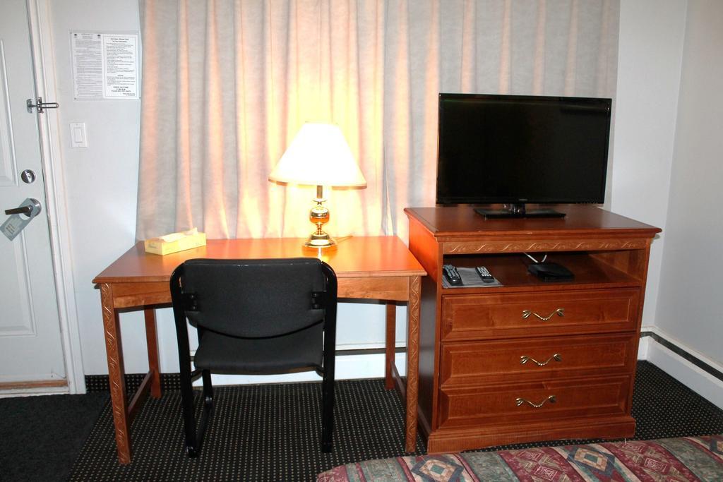 Tel Star Motel Brooks Room photo