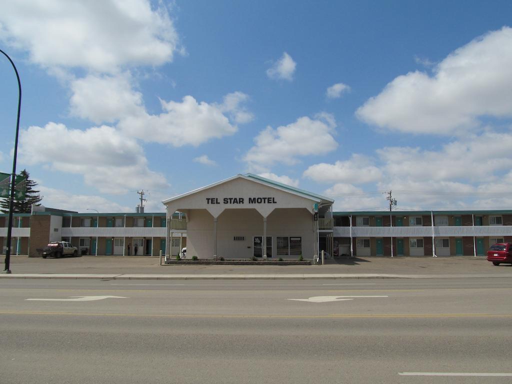 Tel Star Motel Brooks Exterior photo