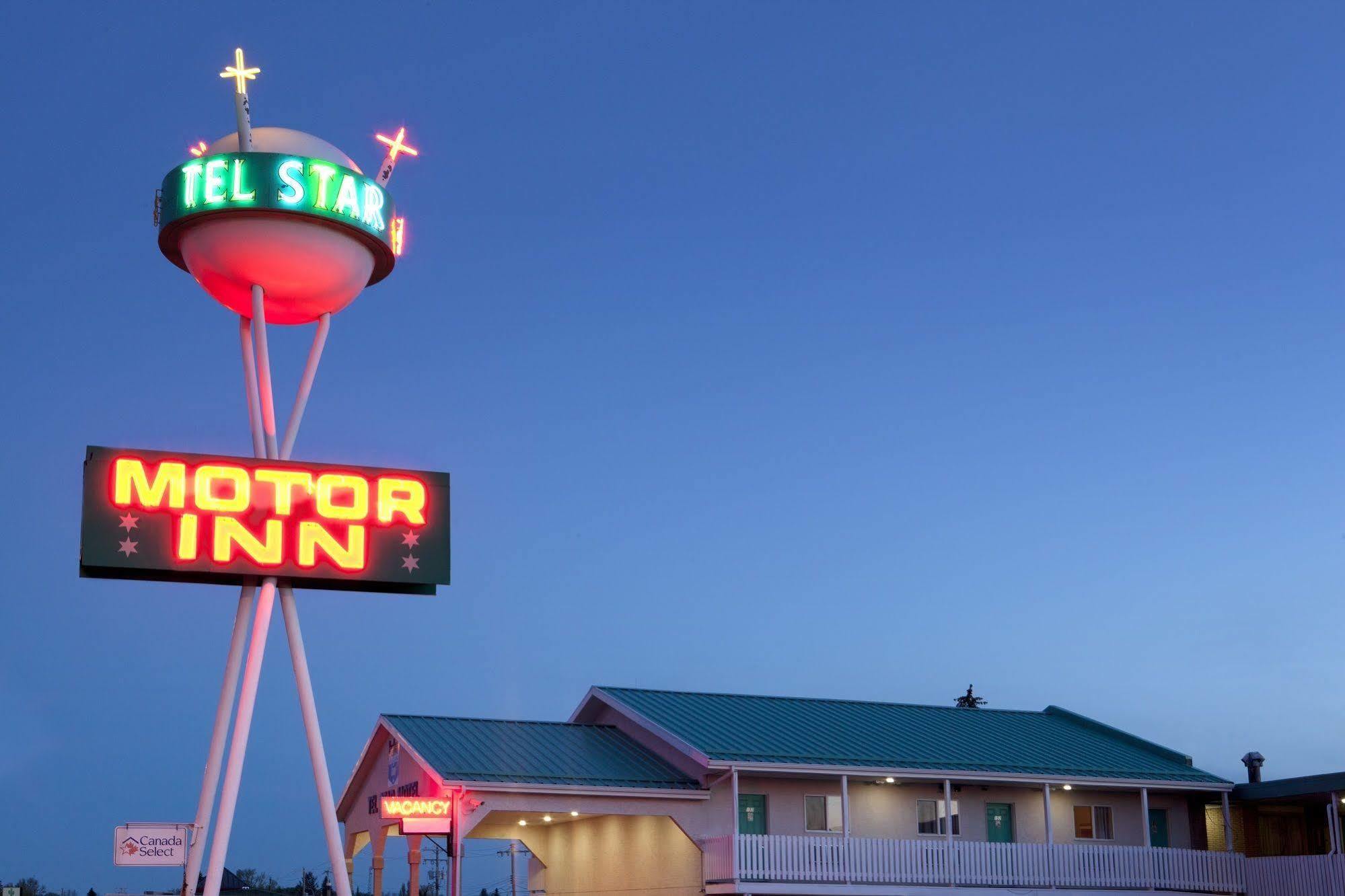 Tel Star Motel Brooks Exterior photo